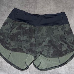 Lululemon Speed up Mid-Rise Lined shorts 4”